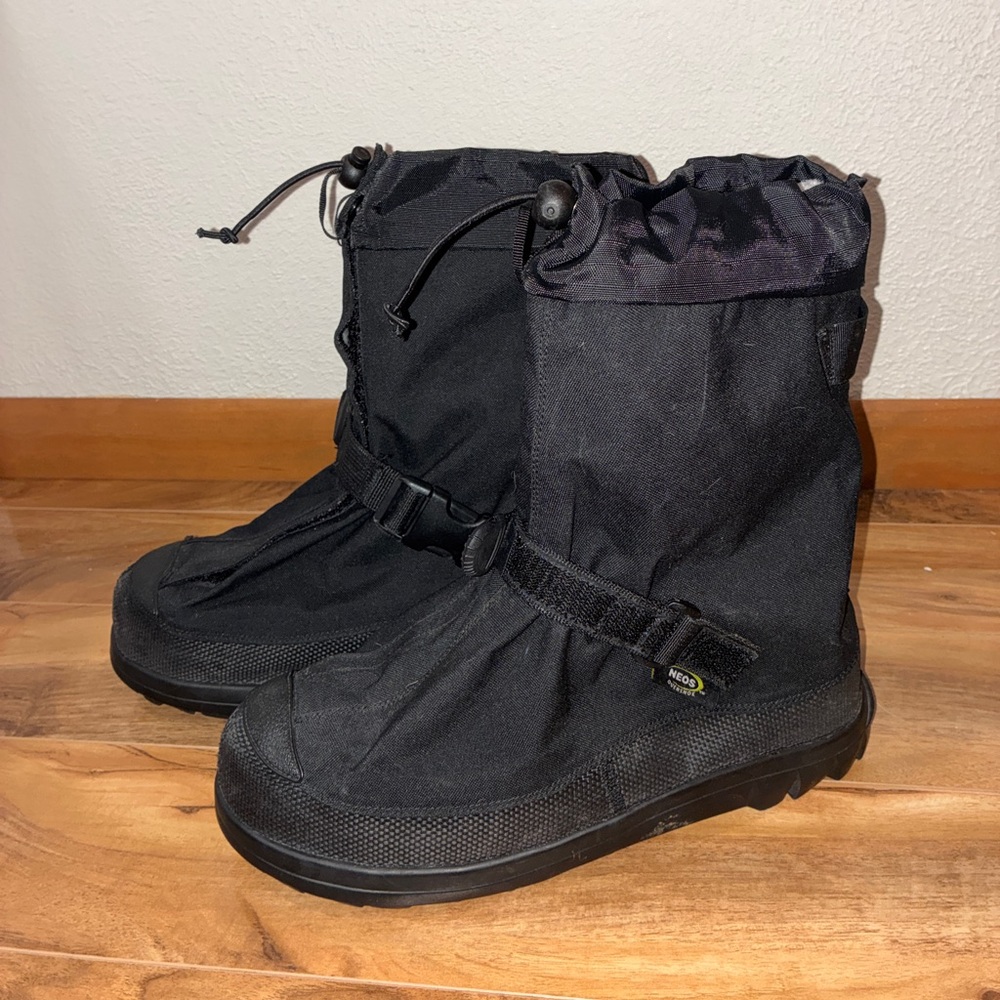 NEOS 10" Voyager Waterproof Overshoes Size Large (men 9.5-11, women 11-12.5)